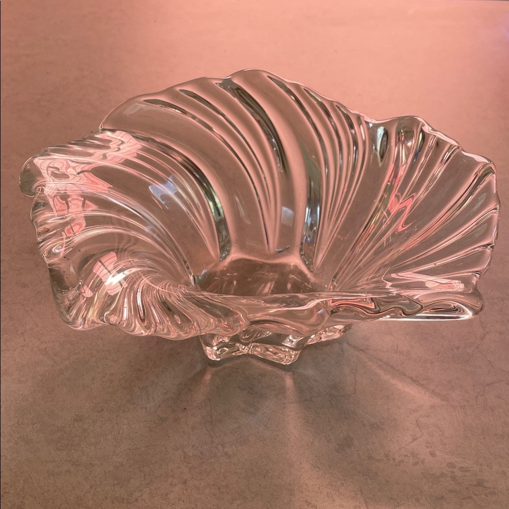 Mikasa Belle Epoque Clear Crystal Glass Wave Swirl Bowl Centerpiece 8”